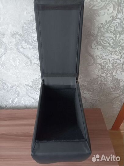 Подлокотник Vesta