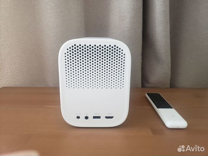 Проектор Xiaomi Mi Smart Compact Projector