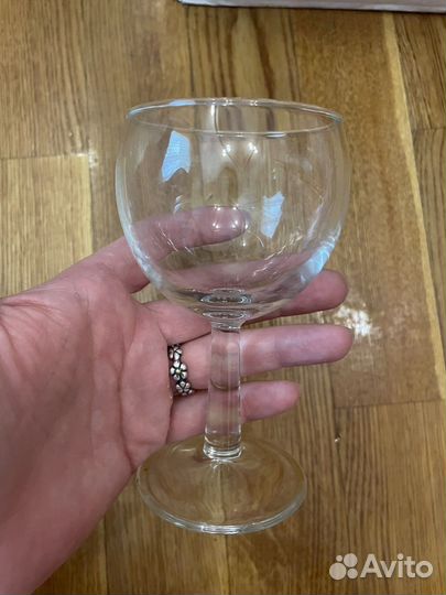 Бокалы рюмки и прочее стекло