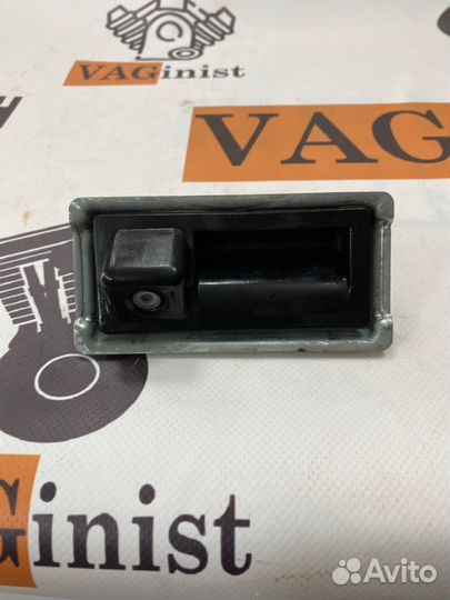 Кнопка открывания багажника Vw Passat B6 3.2 2008