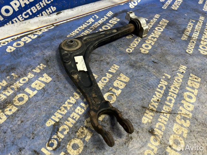 Передний правый рычаг Peugeot 407 седан 2006