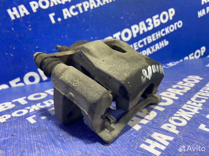 Передний правый суппорт Toyota Yaris хэтчбек 2NZ