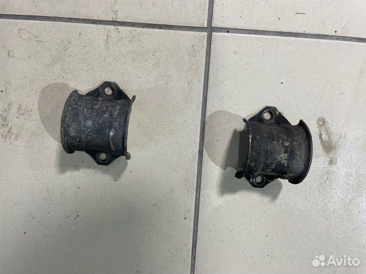 Кронштейны крепления стабилизатора передние Bmw