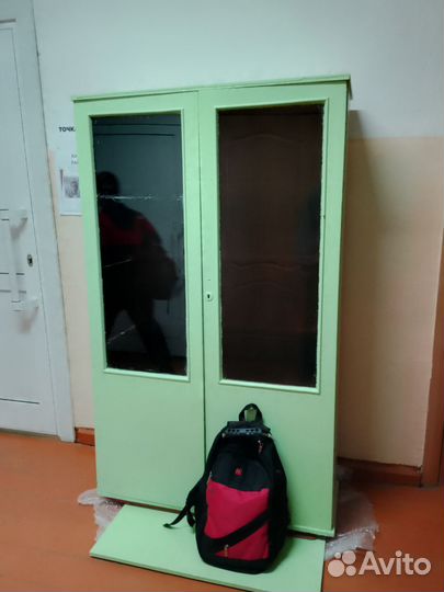 Продам шкаф 1980 выбето стекло
