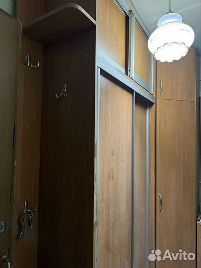 Угловой шкаф