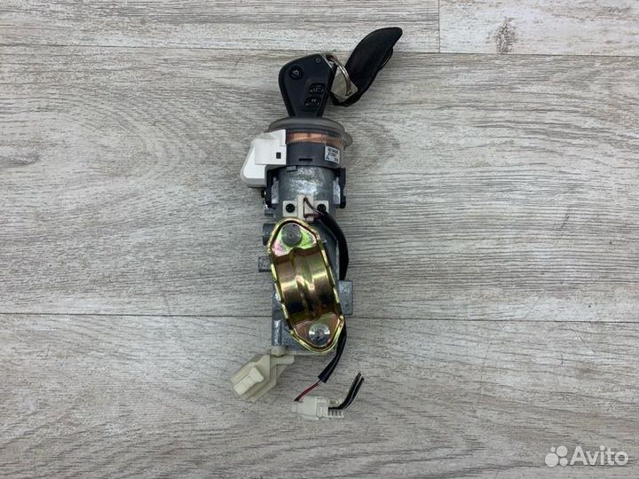 Замок зажигания Subaru Legacy универсал EJ202 2003