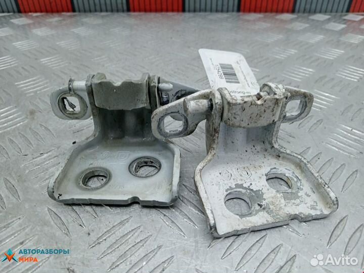 Петля двери Dacia Logan 2 2015 804209726R