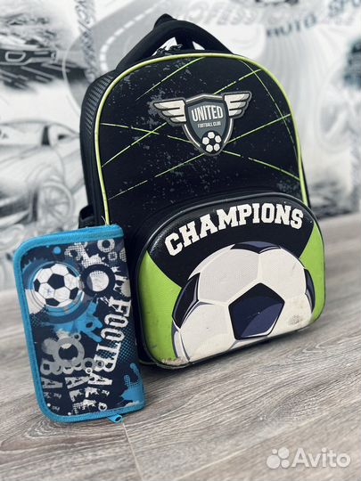 Рюкзак школьный