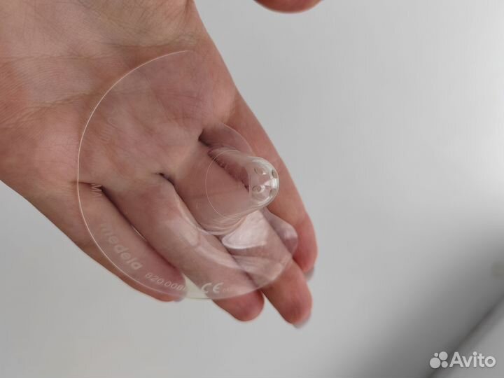 Новые Накладки на грудь medela M