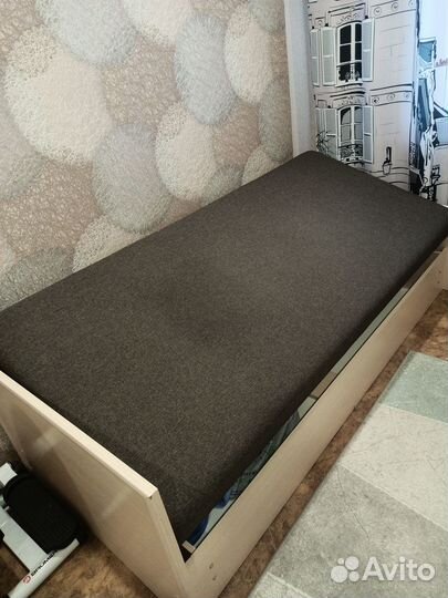 Продам односпальную кровать