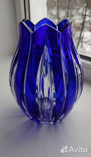 Ваза из синего кобальтового наклада на хрустале