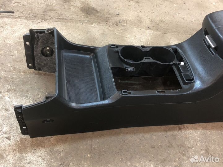 Подлокотник Kia Sorento 2