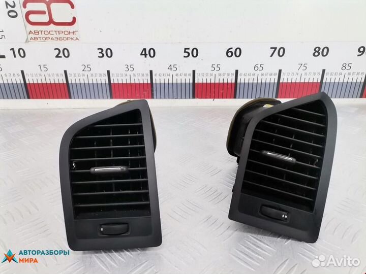 Дефлектор обдува салона Volvo XC60 2010 39857380