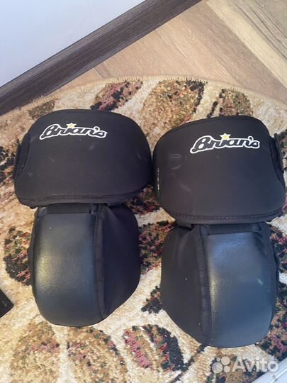 Вратарская хоккейная форма