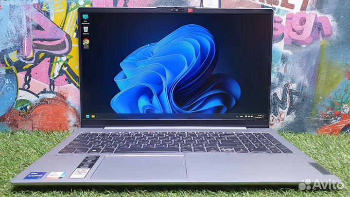 Ноутбук Lenovo i7-12/16Gb/FHD/IdeaPad 5 15IAL7 82S