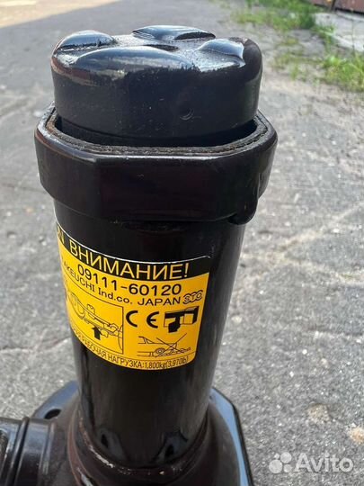 Домкрат винтовой для Тойота и Лексус