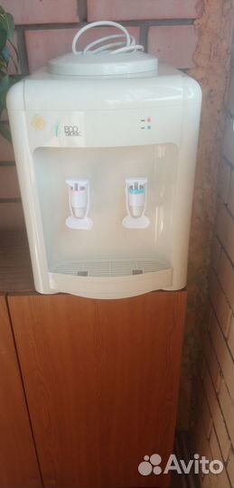 Кулер для воды настольный