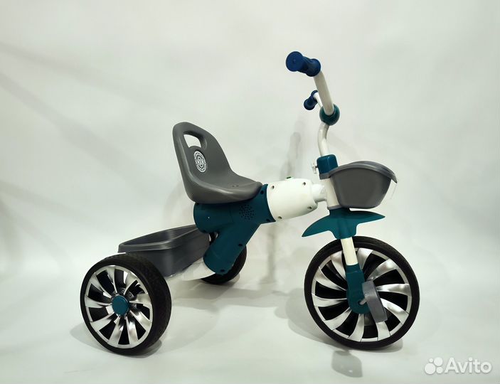 Детский трехколесный велосипед