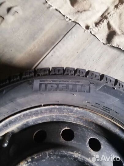 Pirelli Ice Zero 205/55 R16