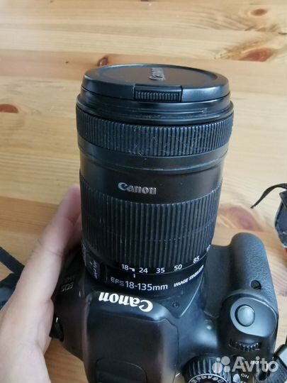 Canon eos 550d + объектив 18 - 135 мм фотоаппарат