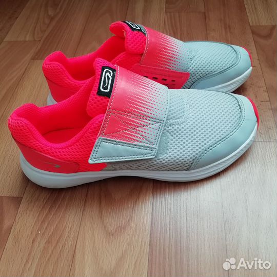 Спортивный костюм для девочки+кроссовки