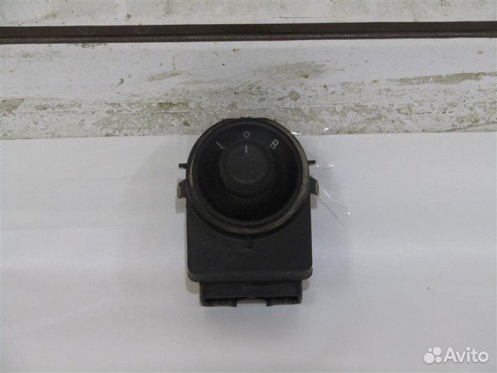 Блок управления зеркалами Chevrolet Cruze седан