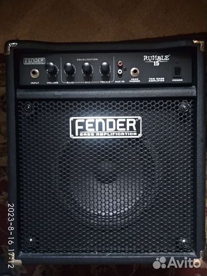 Басовый комбоусилитель Fender Rumble 15