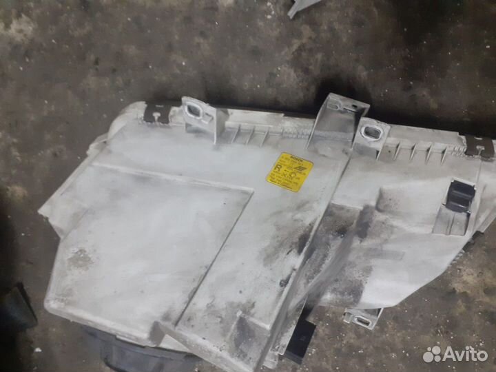 Фара Ford Galaxy 1995-2000