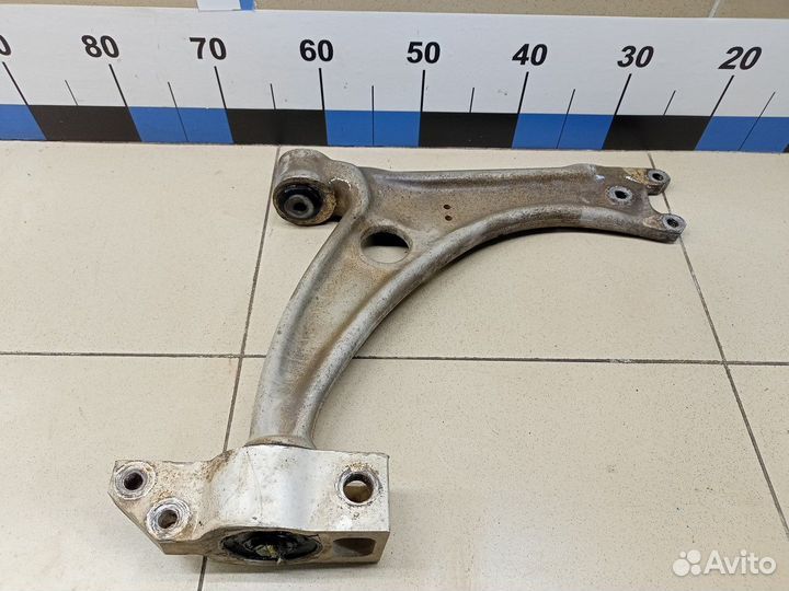 Рычаг передний нижний левый Tiguan 2011-2016