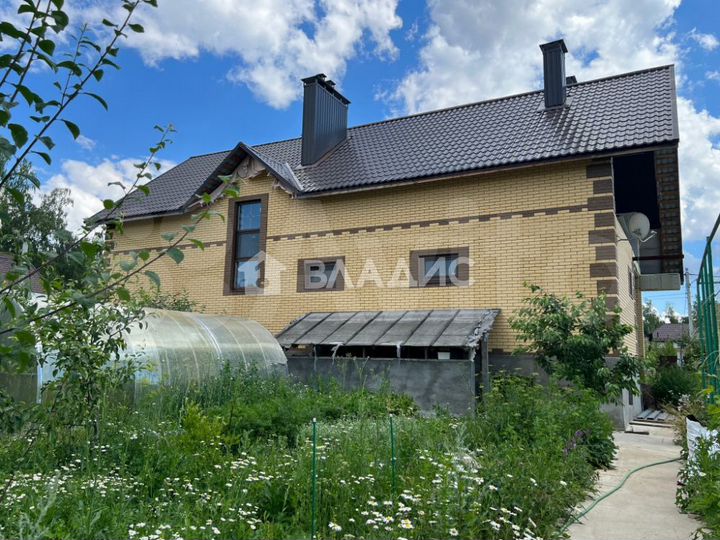 Дом 190 м² на участке 11 сот.