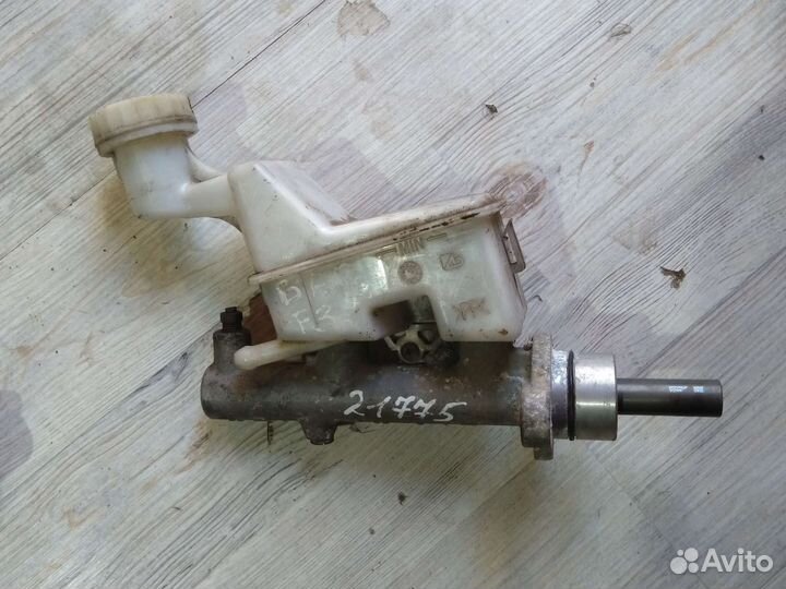 Вакуум Toyota Corolla Е120 / Geely Emgrand Ec7