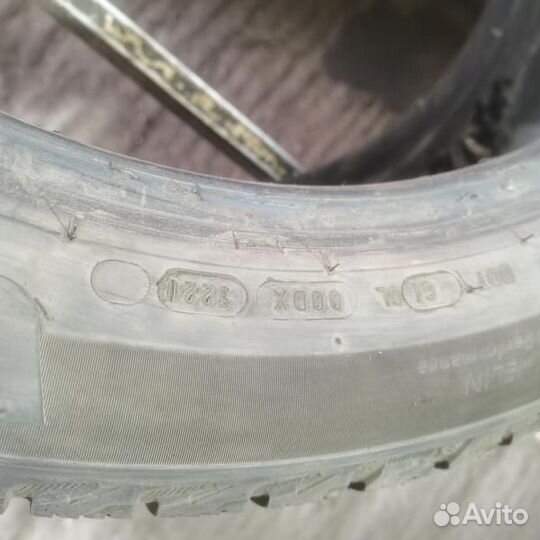 Michelin X-Ice XI2 285/45 R22