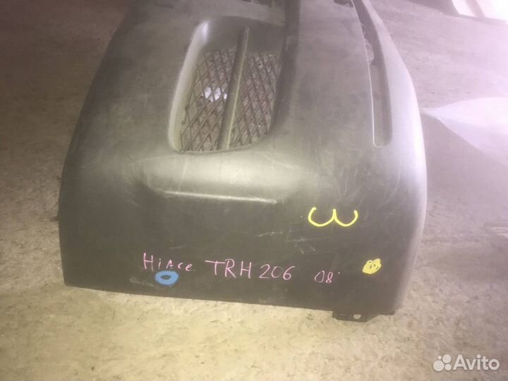 Бампер передний Toyota Hiace TRH206