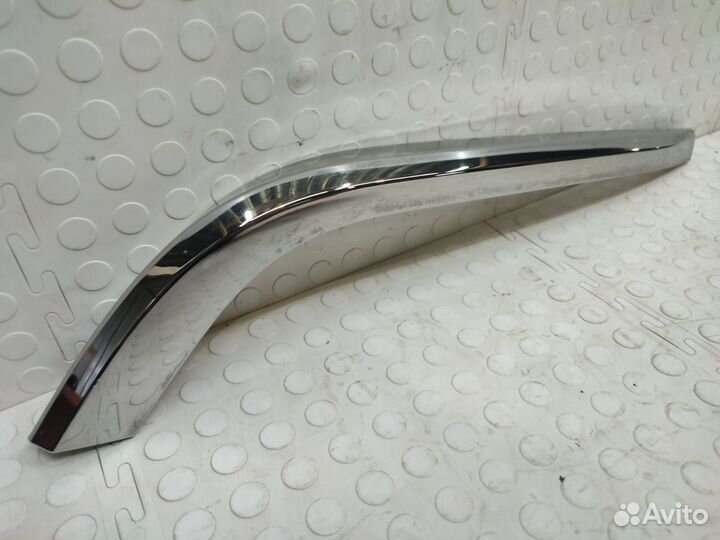 Молдинг бампера передний правый Лада Веста 2015