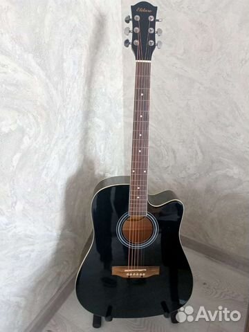 Акустическая гитара