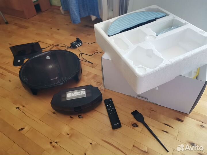 Робот пылесос моющий iboti V720GW Aqua и увлажните