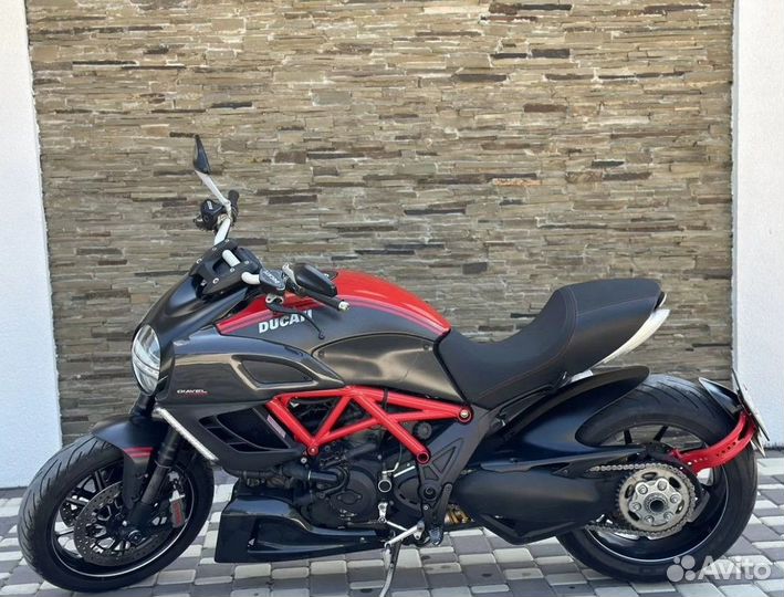 Ducati Diavel Carbon