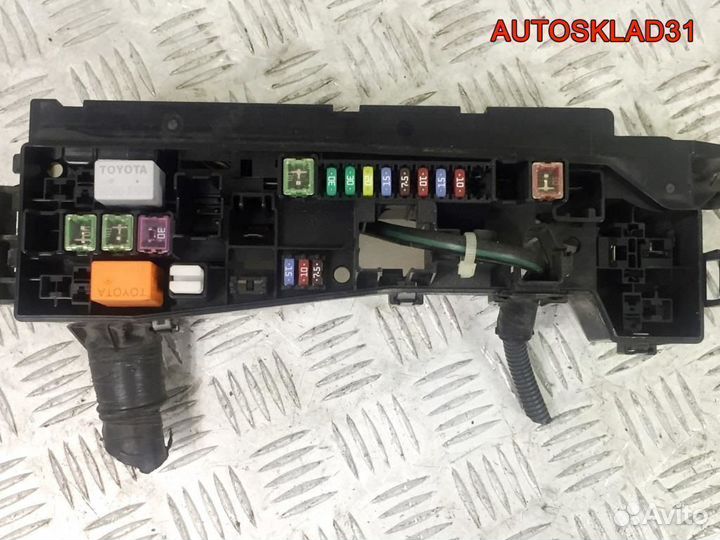 Блок предохранителей Toyota Avensis 2 8274105030