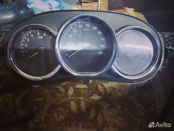 Панель приборов Renault Logan 2