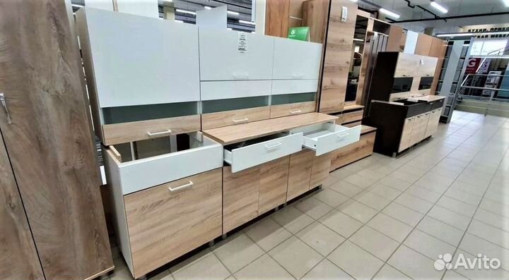 Кухни готовые со склада. Цена за комплект 2 метра