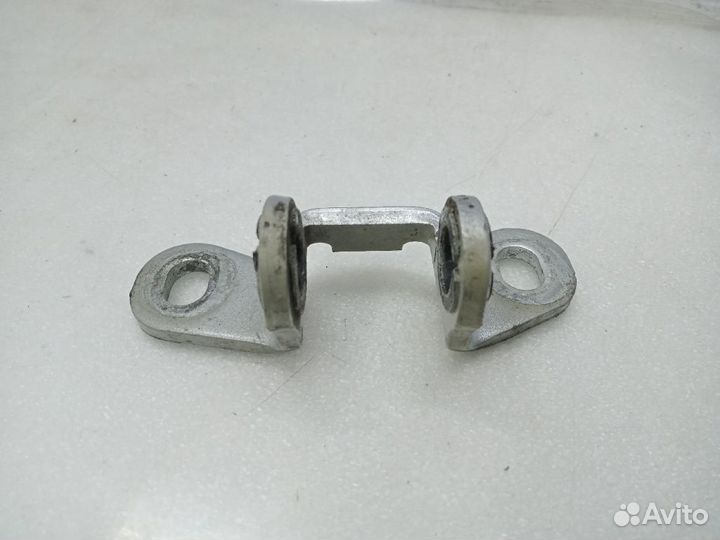 Петля двери skoda roomster Передняя/задняя, верхняя левая