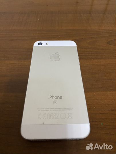 iPhone SE, 16 ГБ