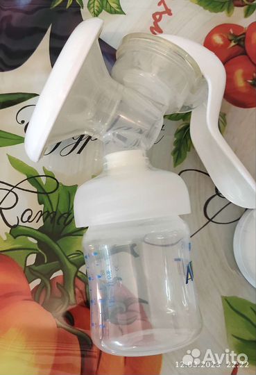 Молокоотсос avent ручной с бутылкой и соской