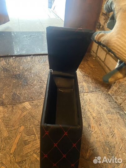 Подлокотник ваз 2107