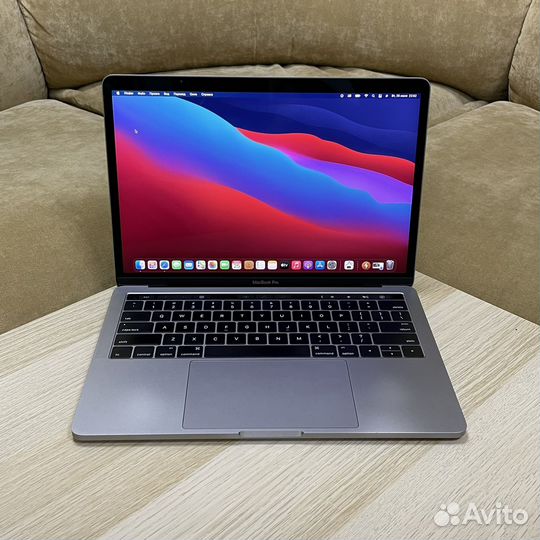 MacBook Pro 13 2016 TouchBar i5/8/256 (3 цикла)