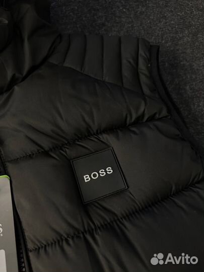 Жилет Hugo Boss новый