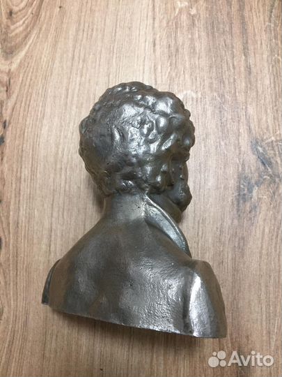 Бюст Пушкина А.С. автор эталона Свешников 1986г