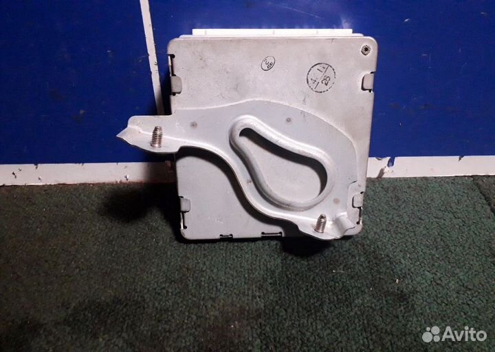 Блок управления ABS Toyota Land Cruiser 100