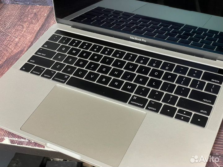 Ноутбук MacBook Pro Touchbar 13 2017