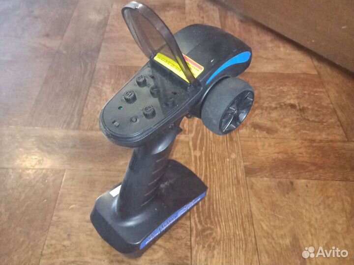 Машина на радиоуправлении с двс